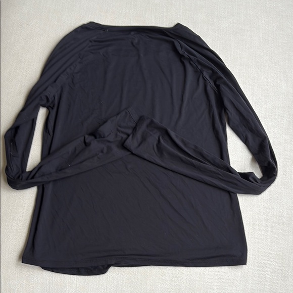 ALO Yoga Black Long Sleeve Top - Picture 3 of 3